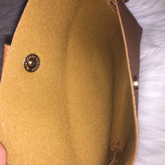 Small faux leather brown crossbody purse - Picture 3 of 3